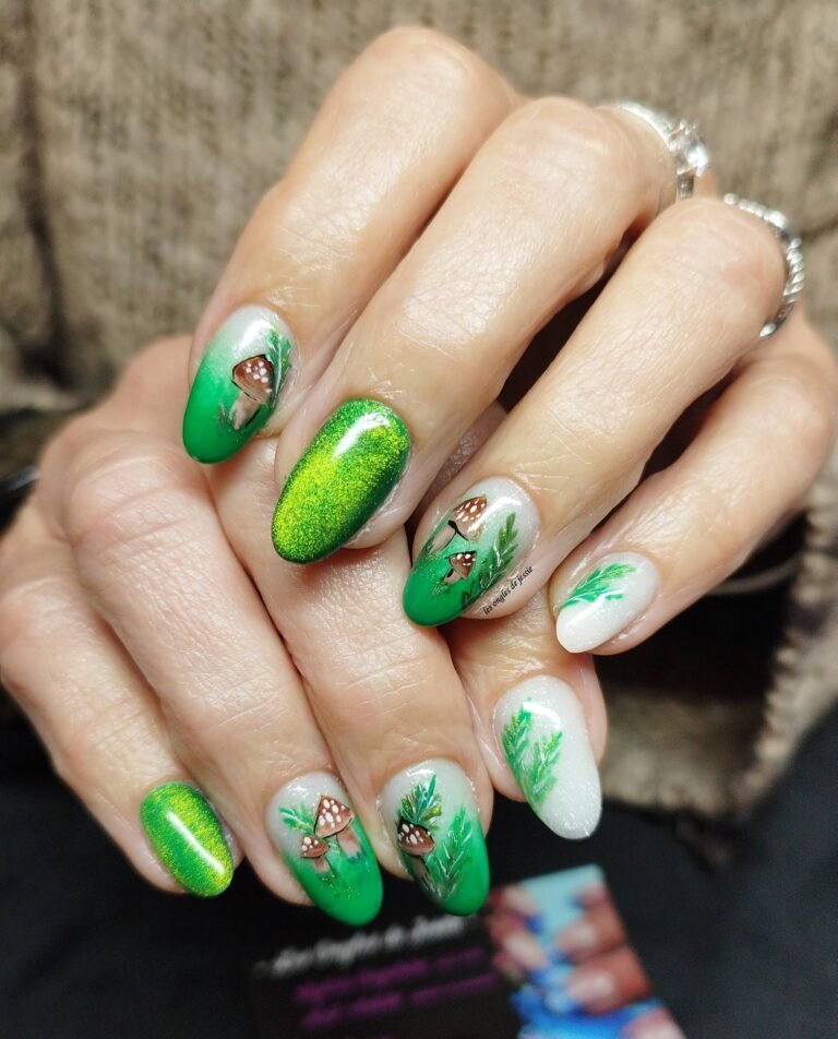 l&rsquo;automne au bout des ongles – 5 poses champignons et feuilles en vert